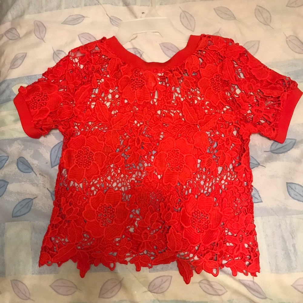 Red, knitted shirt!